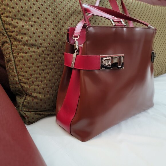 Salvatore Ferragamo Patent Leather Tote Purse Cognac Burgundy Red Gold Crossbody - Picture 10 of 17